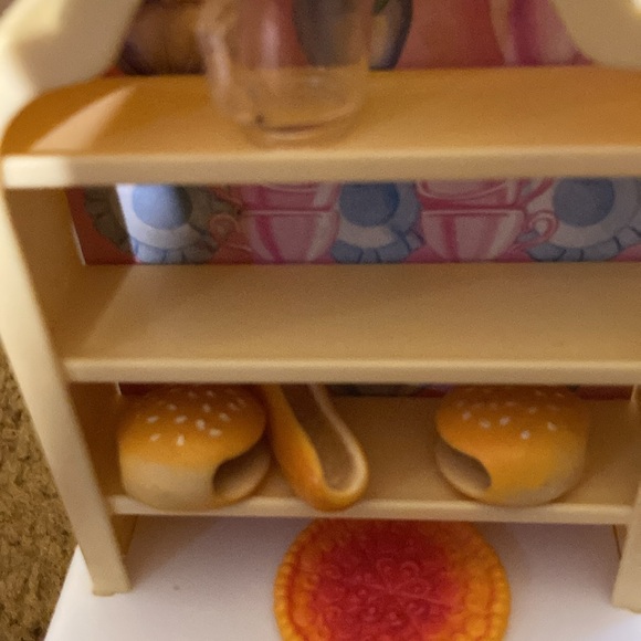 Barbie kitchen refrigerator and hutch plus coffee table. - Picture 5 of 7